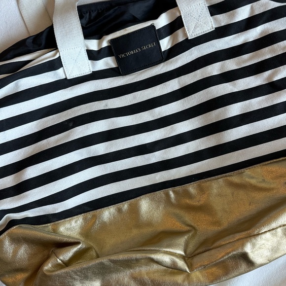 Weekender Bag - Picture 2 of 10